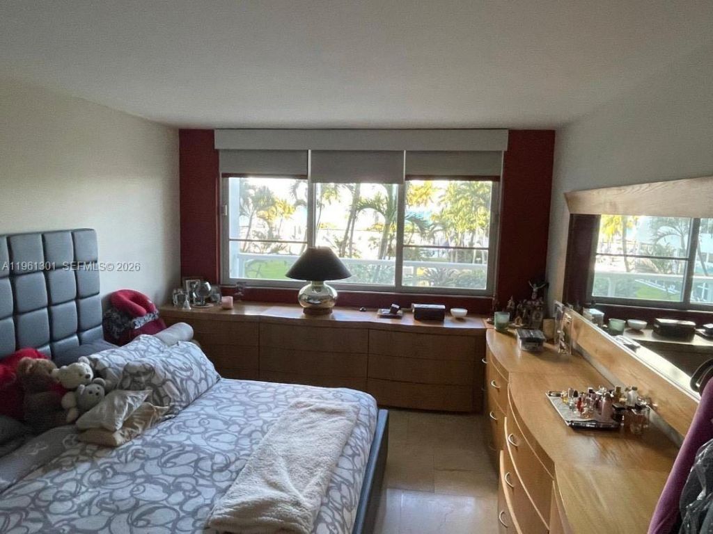5005 Collins Ave, Unit 212, Miami Beach, FL 33140 Photo