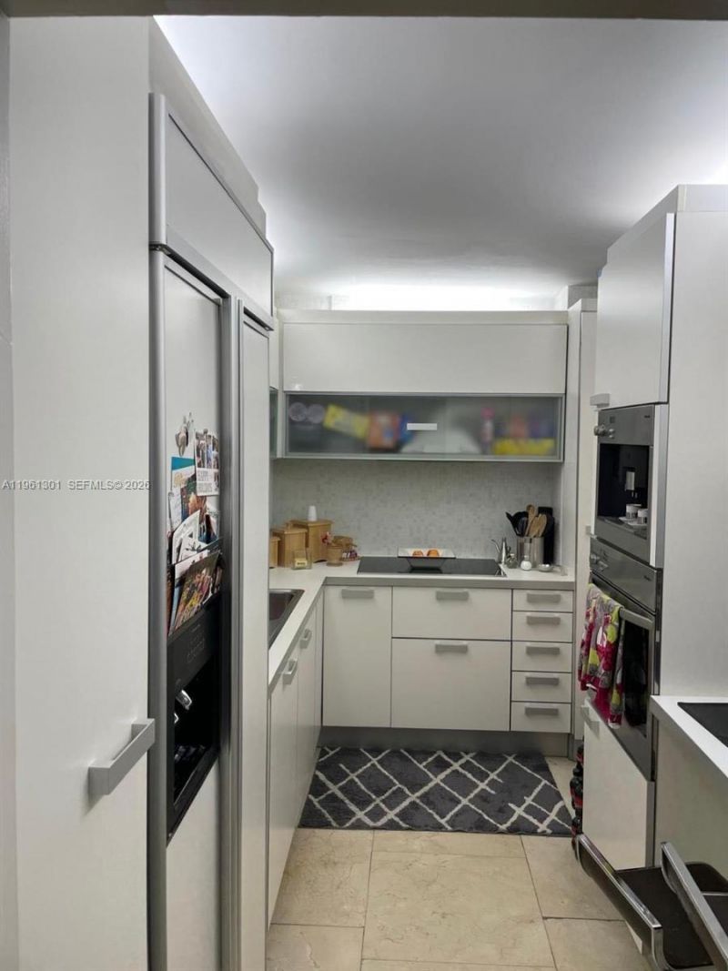 5005 Collins Ave, Unit 212, Miami Beach, FL 33140 Photo