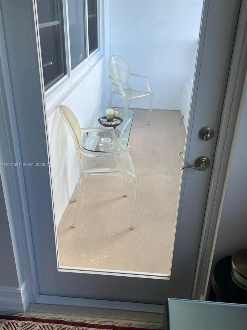 5005 Collins Ave, Unit 212, Miami Beach, FL 33140 Photo