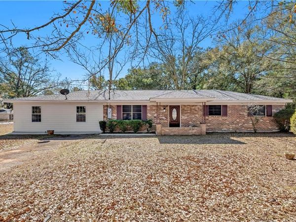 1320 Oak Street, Daphne, AL 36526