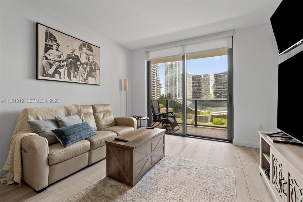45 SW 9th St , Unit 1109, Miami, FL 33130 Photo