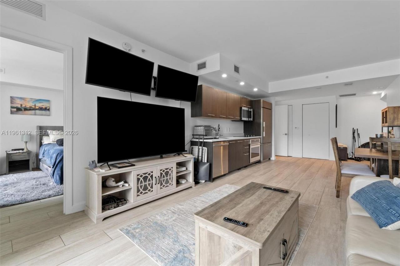 45 SW 9th St , Unit 1109, Miami, FL 33130 Photo