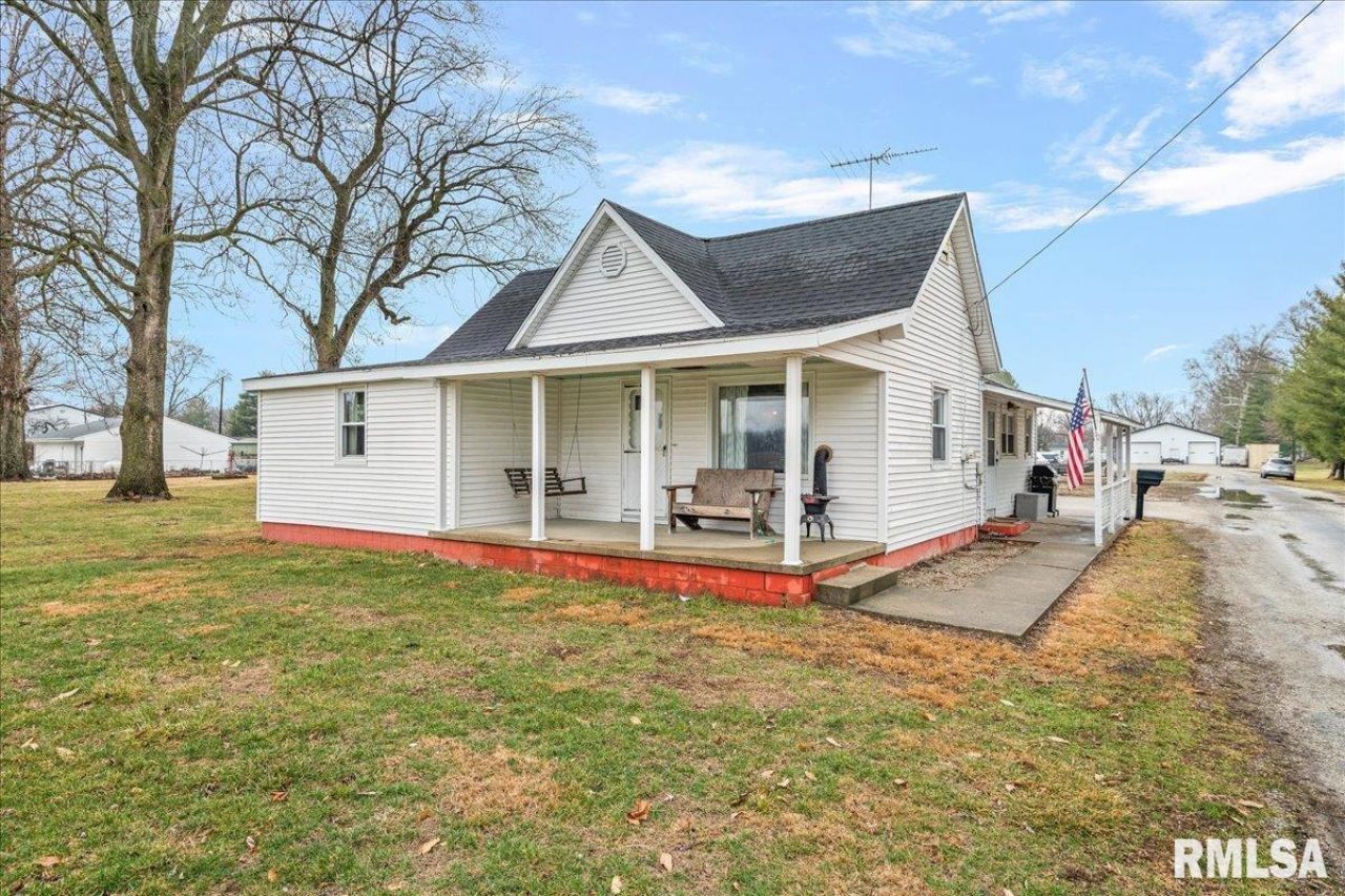 10 Lewis Street, Mechanicsburg, IL 62545 Main Photo