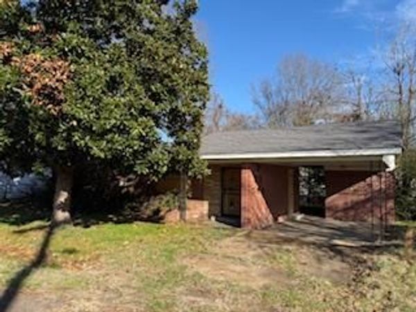 607 Miller Avenue, Greenwood, MS 38930