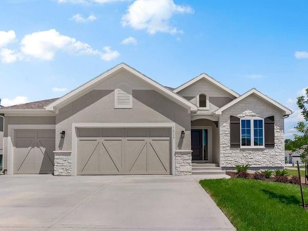 16775 S Hall Street, Olathe, KS 66062