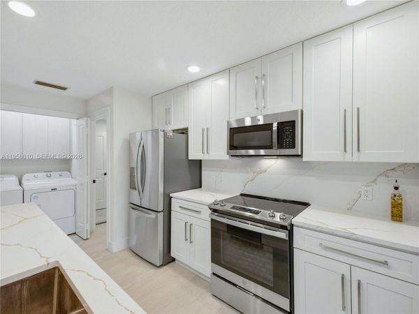 803 Silverleaf Oak Ct, Palm Beach Gardens, FL 33410