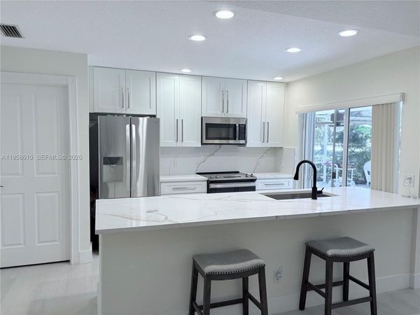 803 Silverleaf Oak Ct, Palm Beach Gardens, FL 33410