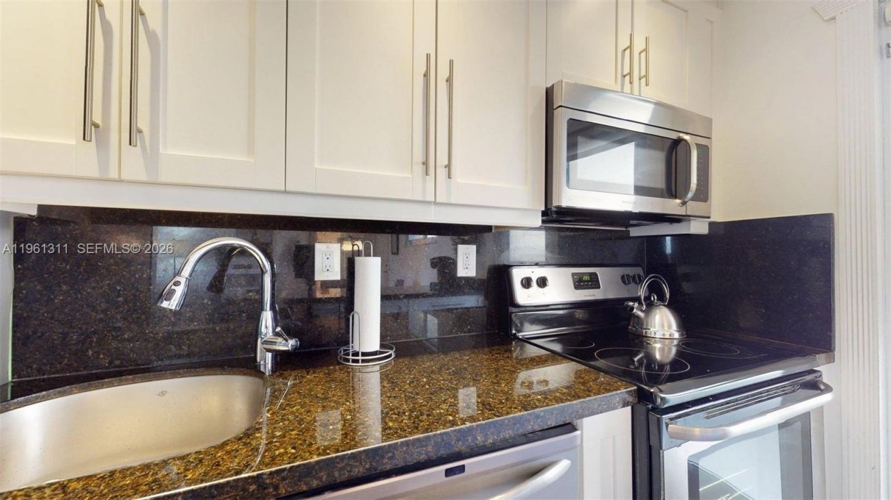 2076 S Ocean Dr, Unit 211, Hallandale Beach, FL 33009 Photo