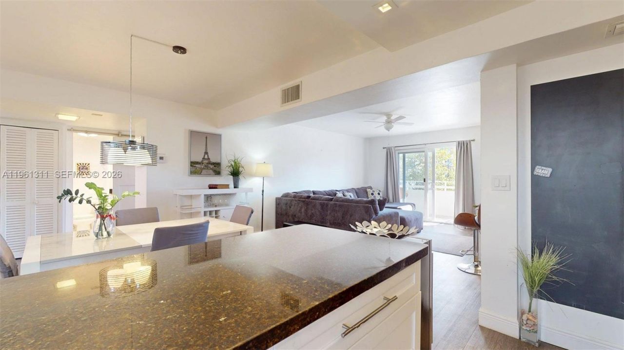 2076 S Ocean Dr, Unit 211, Hallandale Beach, FL 33009 Photo