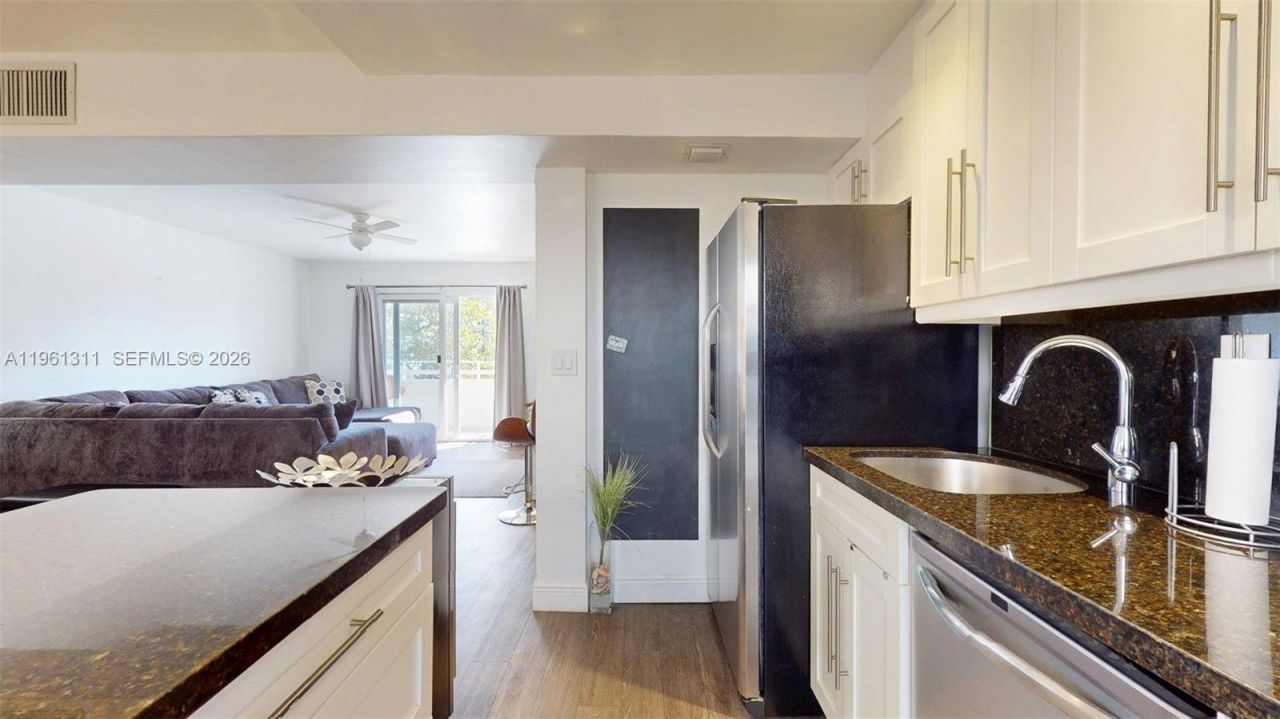 2076 S Ocean Dr, Unit 211, Hallandale Beach, FL 33009 Photo