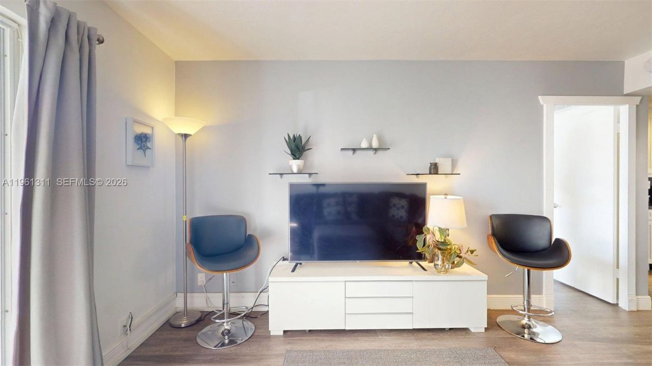 2076 S Ocean Dr, Unit 211, Hallandale Beach, FL 33009 Photo