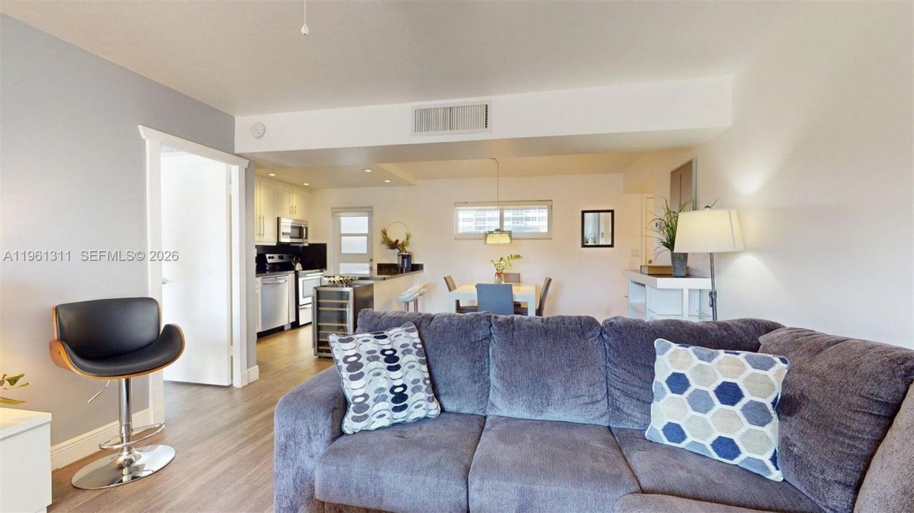 2076 S Ocean Dr, Unit 211, Hallandale Beach, FL 33009 Photo