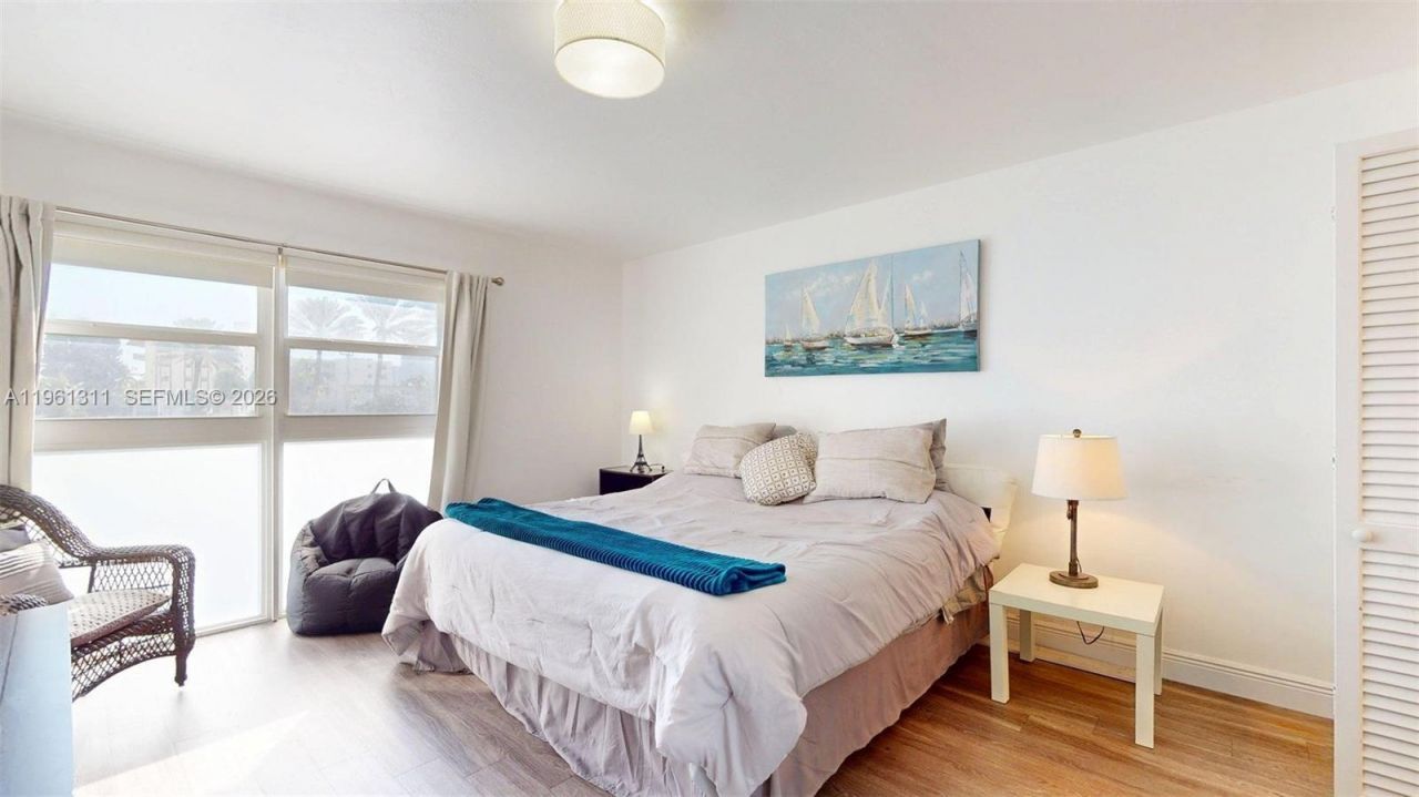 2076 S Ocean Dr, Unit 211, Hallandale Beach, FL 33009 Photo