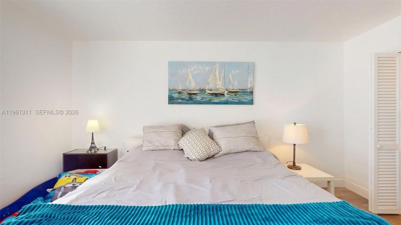 2076 S Ocean Dr, Unit 211, Hallandale Beach, FL 33009 Photo