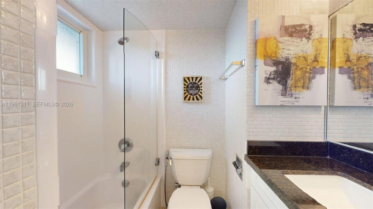 2076 S Ocean Dr, Unit 211, Hallandale Beach, FL 33009 Photo