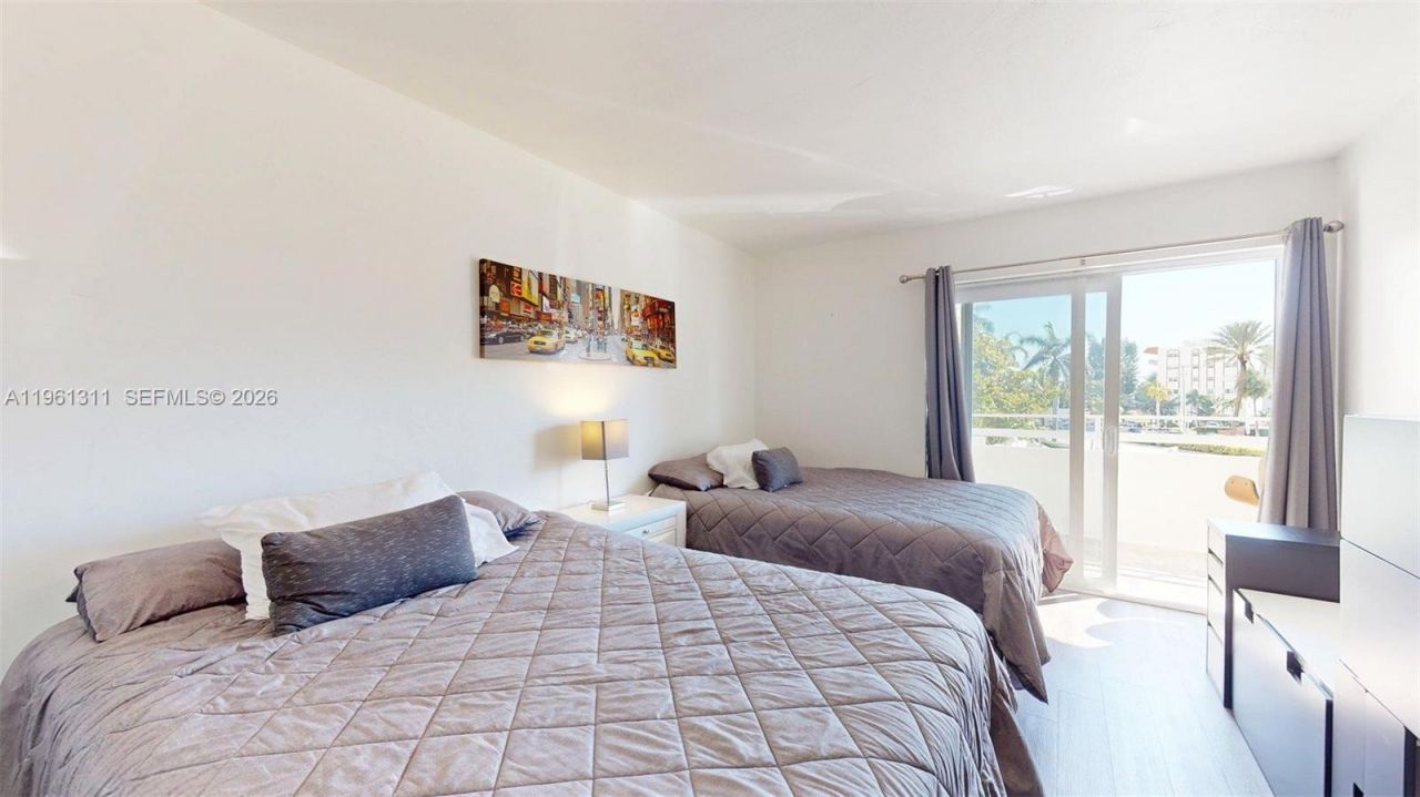 2076 S Ocean Dr, Unit 211, Hallandale Beach, FL 33009 Photo