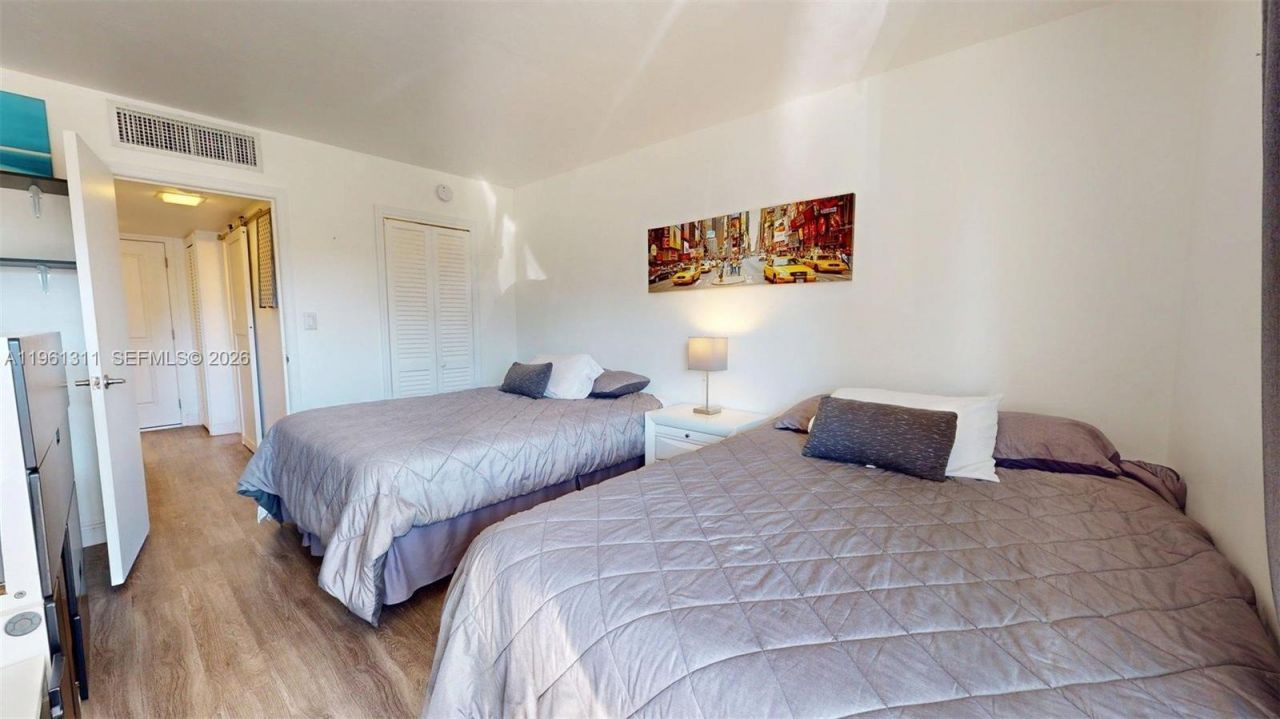 2076 S Ocean Dr, Unit 211, Hallandale Beach, FL 33009 Photo