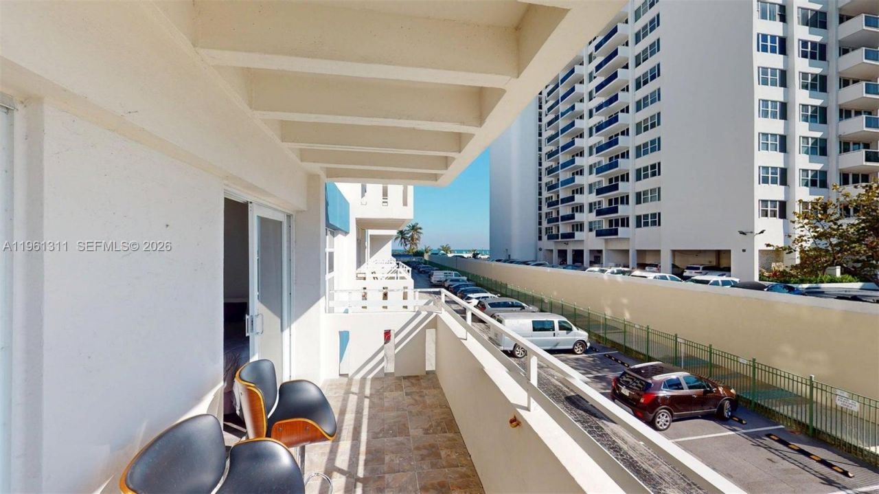 2076 S Ocean Dr, Unit 211, Hallandale Beach, FL 33009 Photo
