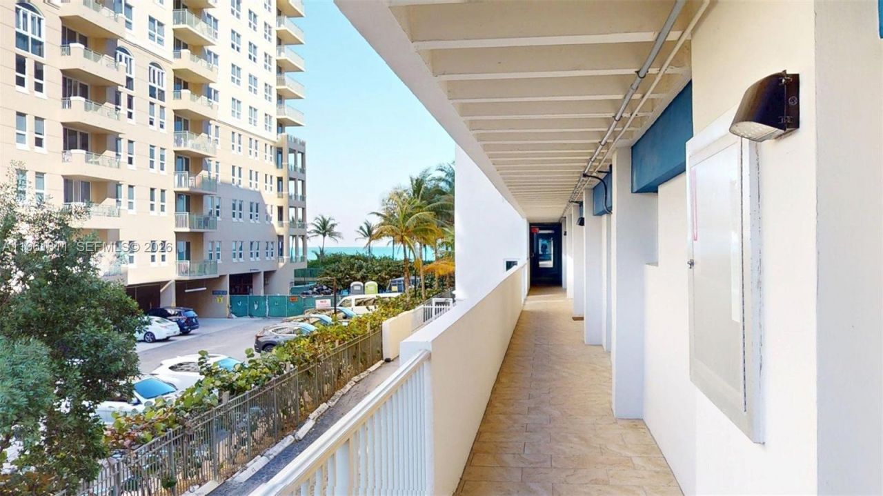2076 S Ocean Dr, Unit 211, Hallandale Beach, FL 33009 Photo