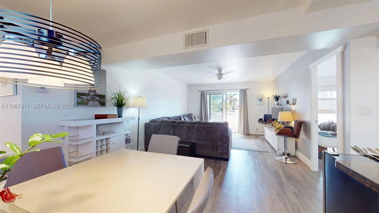 2076 S Ocean Dr, Unit 211, Hallandale Beach, FL 33009 Photo