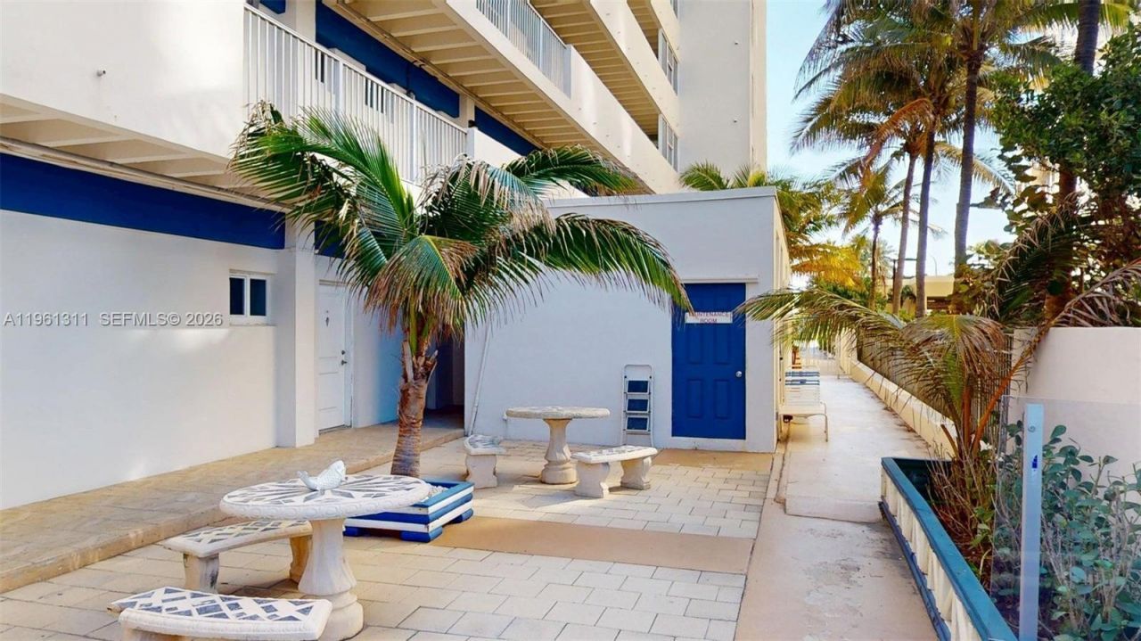 2076 S Ocean Dr, Unit 211, Hallandale Beach, FL 33009 Photo