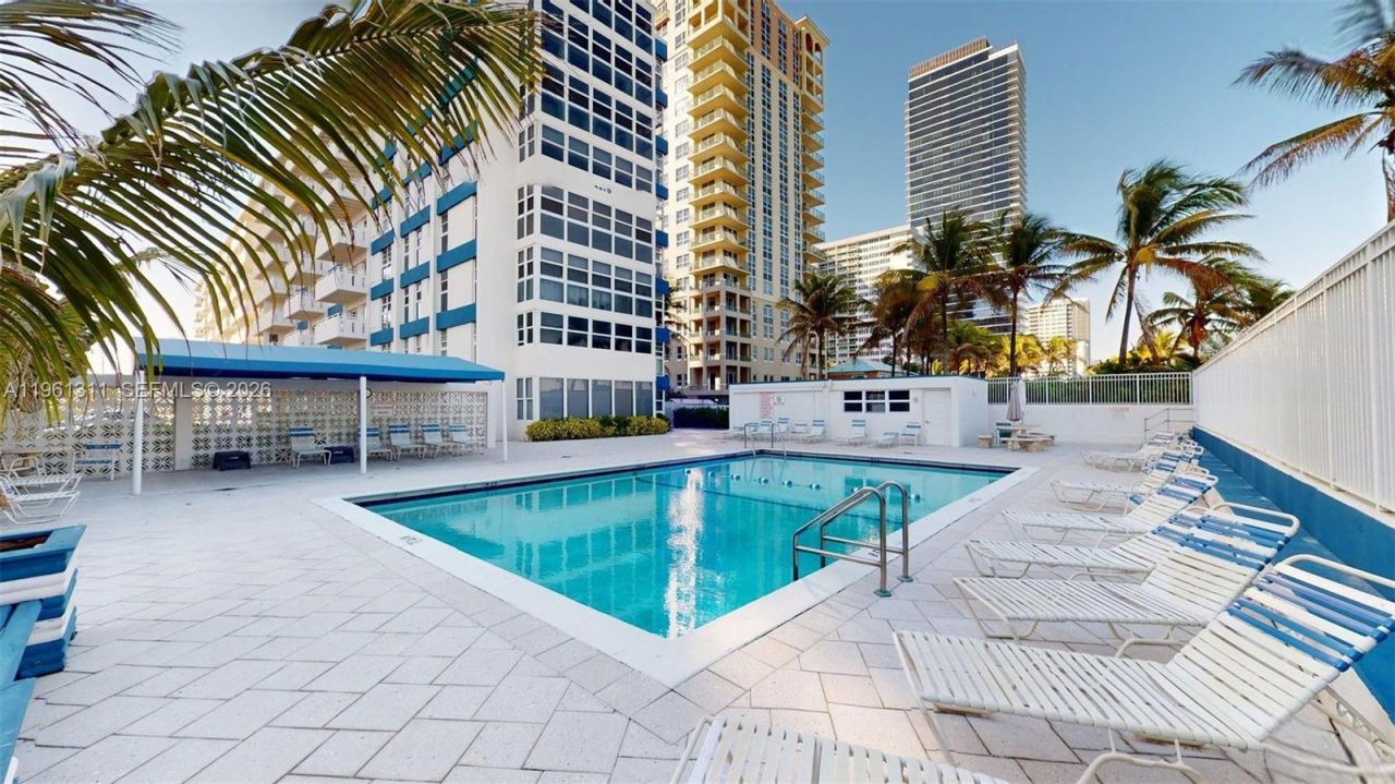 2076 S Ocean Dr, Unit 211, Hallandale Beach, FL 33009 Photo
