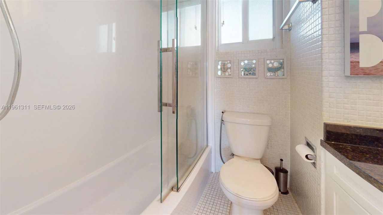 2076 S Ocean Dr, Unit 211, Hallandale Beach, FL 33009 Photo