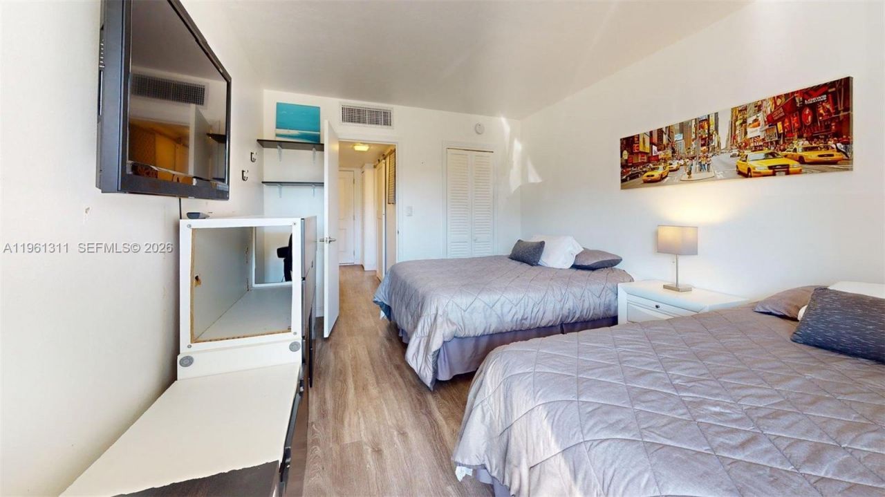 2076 S Ocean Dr, Unit 211, Hallandale Beach, FL 33009 Photo