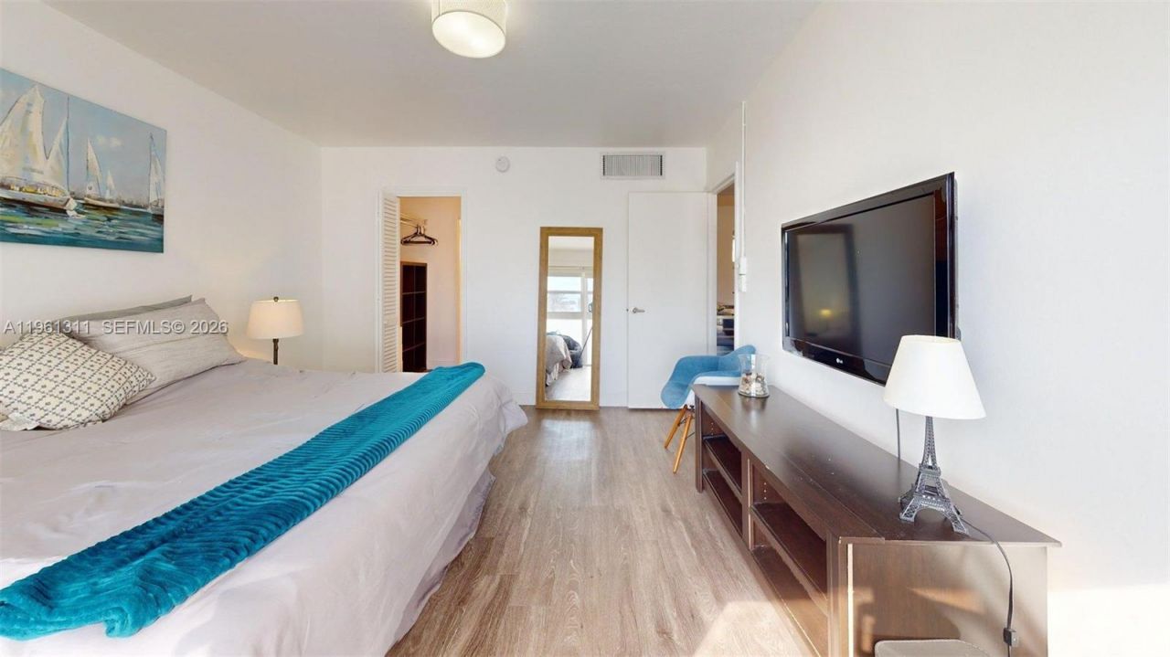 2076 S Ocean Dr, Unit 211, Hallandale Beach, FL 33009 Photo