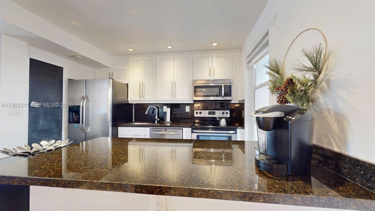 2076 S Ocean Dr, Unit 211, Hallandale Beach, FL 33009 Photo