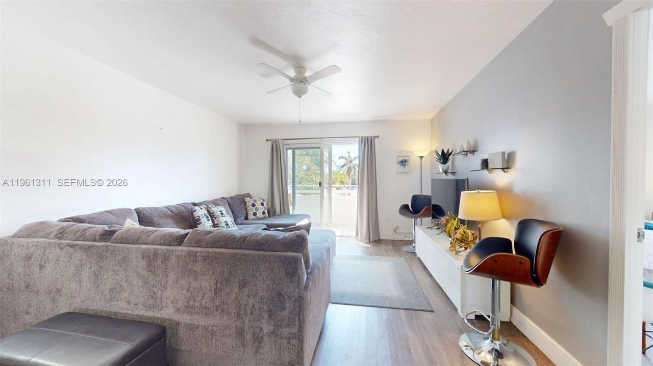 2076 S Ocean Dr, Unit 211, Hallandale Beach, FL 33009 Photo