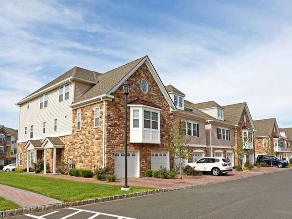 31 Magnolia Terrace, Springfield, NJ 07081