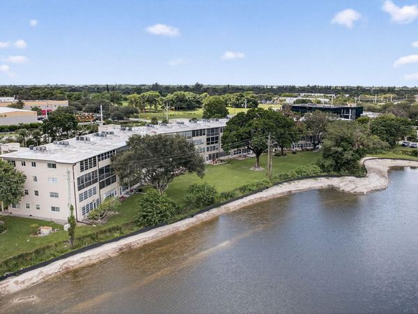 413 Southampton A, West Palm Beach, FL 33417