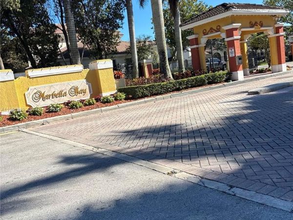 1044 NE 42nd Ter, Homestead, FL 33033