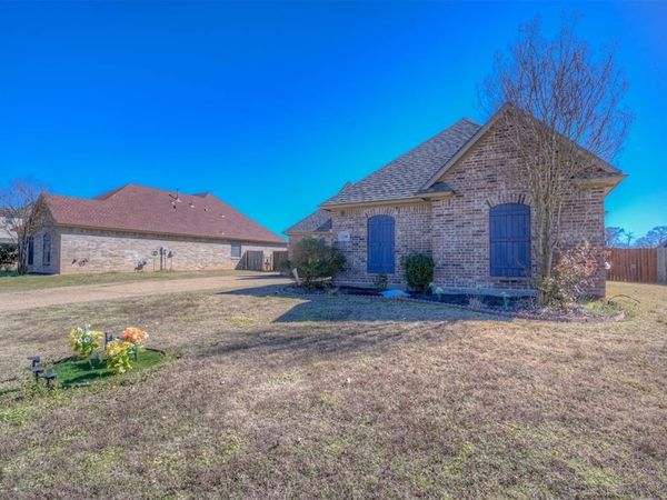 234 Arrowhead Drive, Bossier City, LA 71111