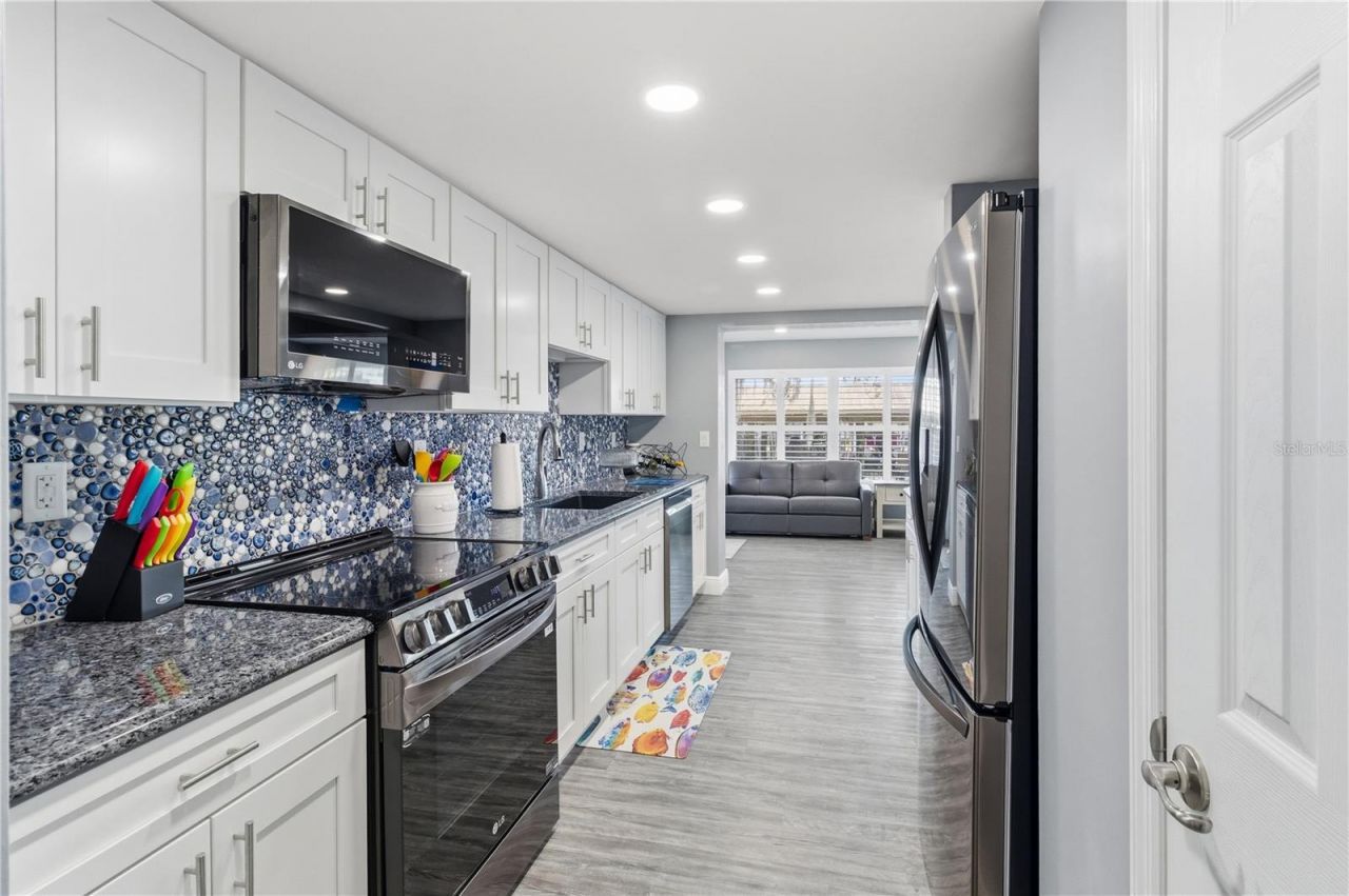 1621 Spring Garden Drive, Astor, FL 32102 Photo