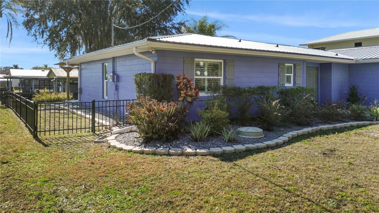 1621 Spring Garden Drive, Astor, FL 32102 Photo