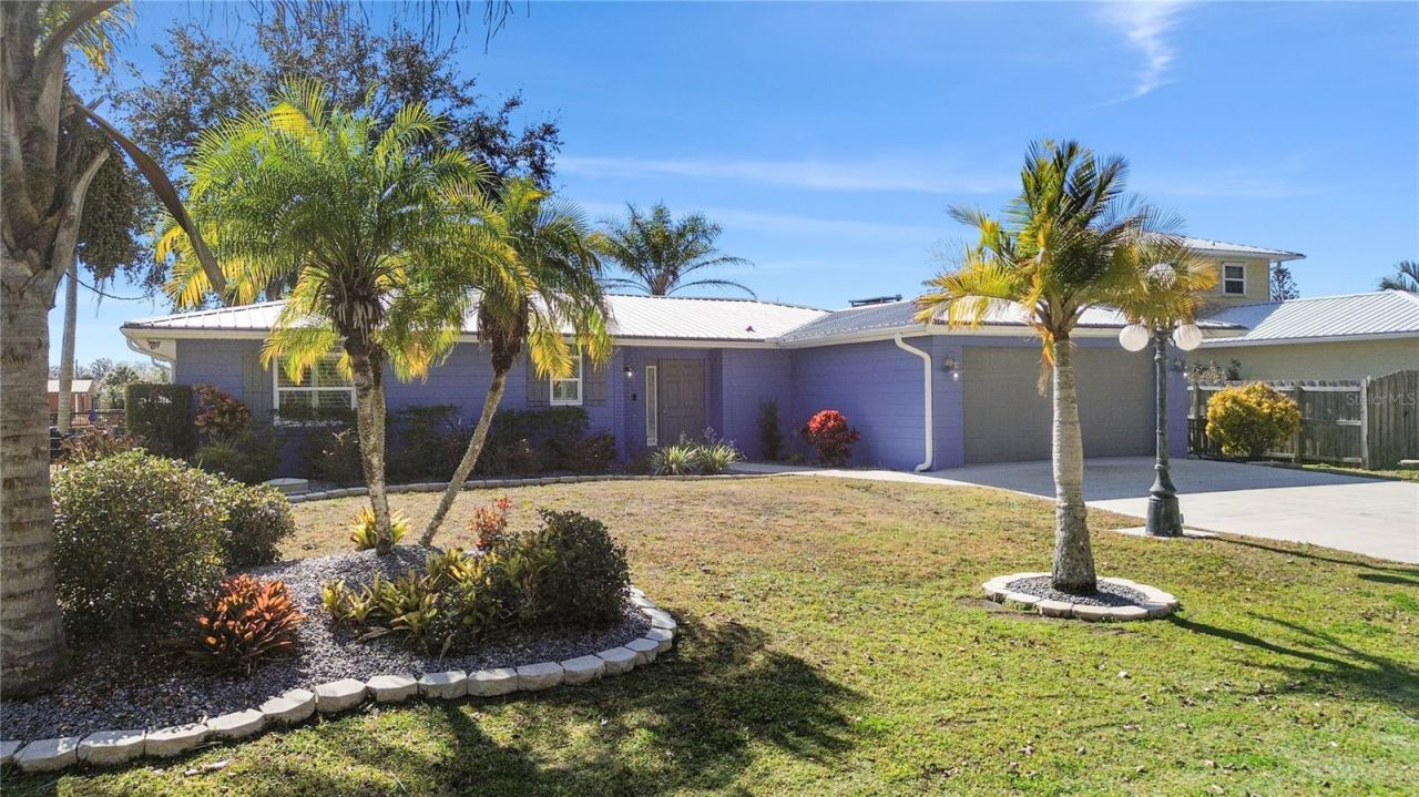 1621 Spring Garden Drive, Astor, FL 32102 Photo