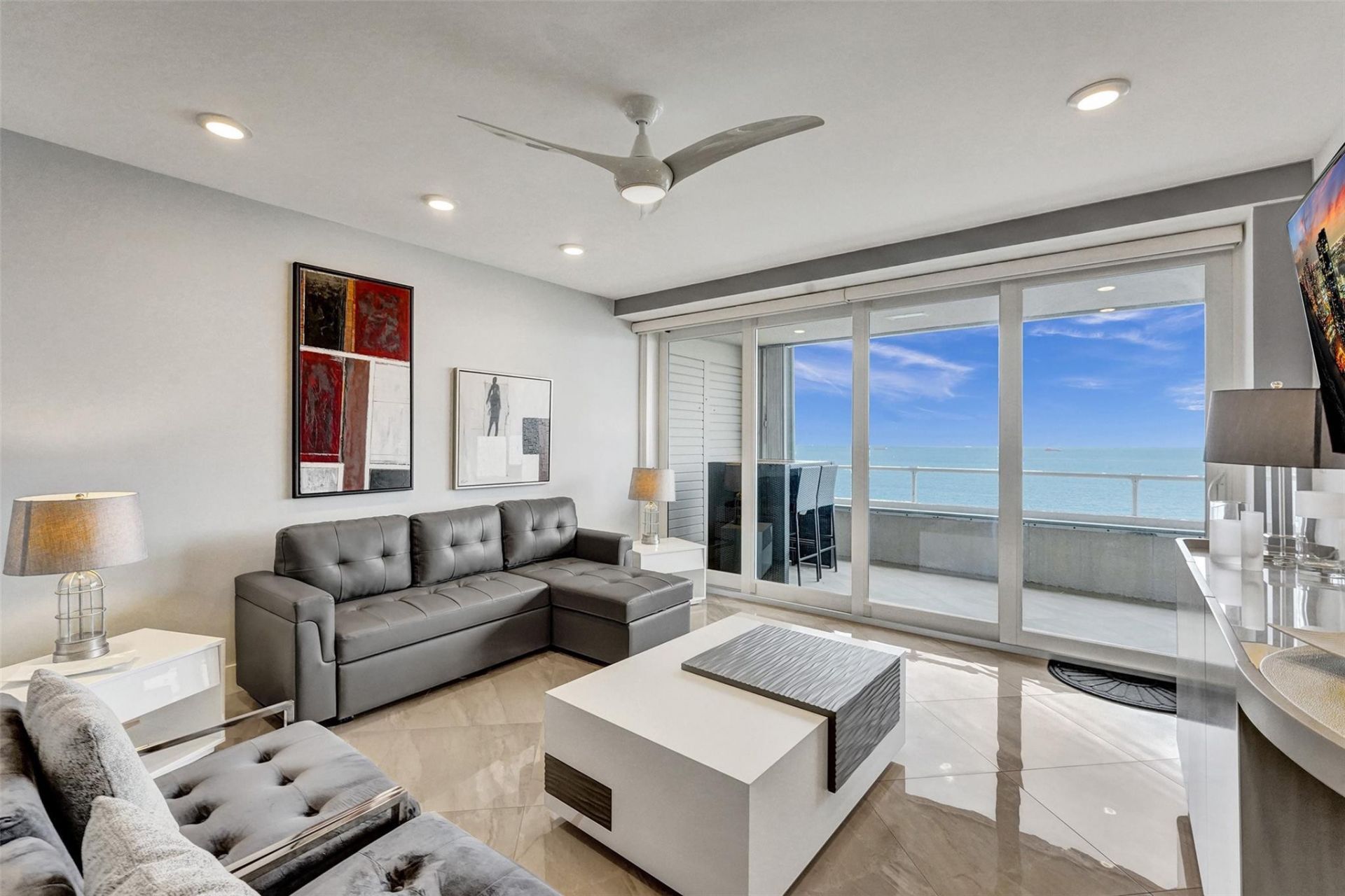 345 N Fort Lauderdale Beach Boulevard, Unit 1004, Fort Lauderdale, FL 33304 Photo