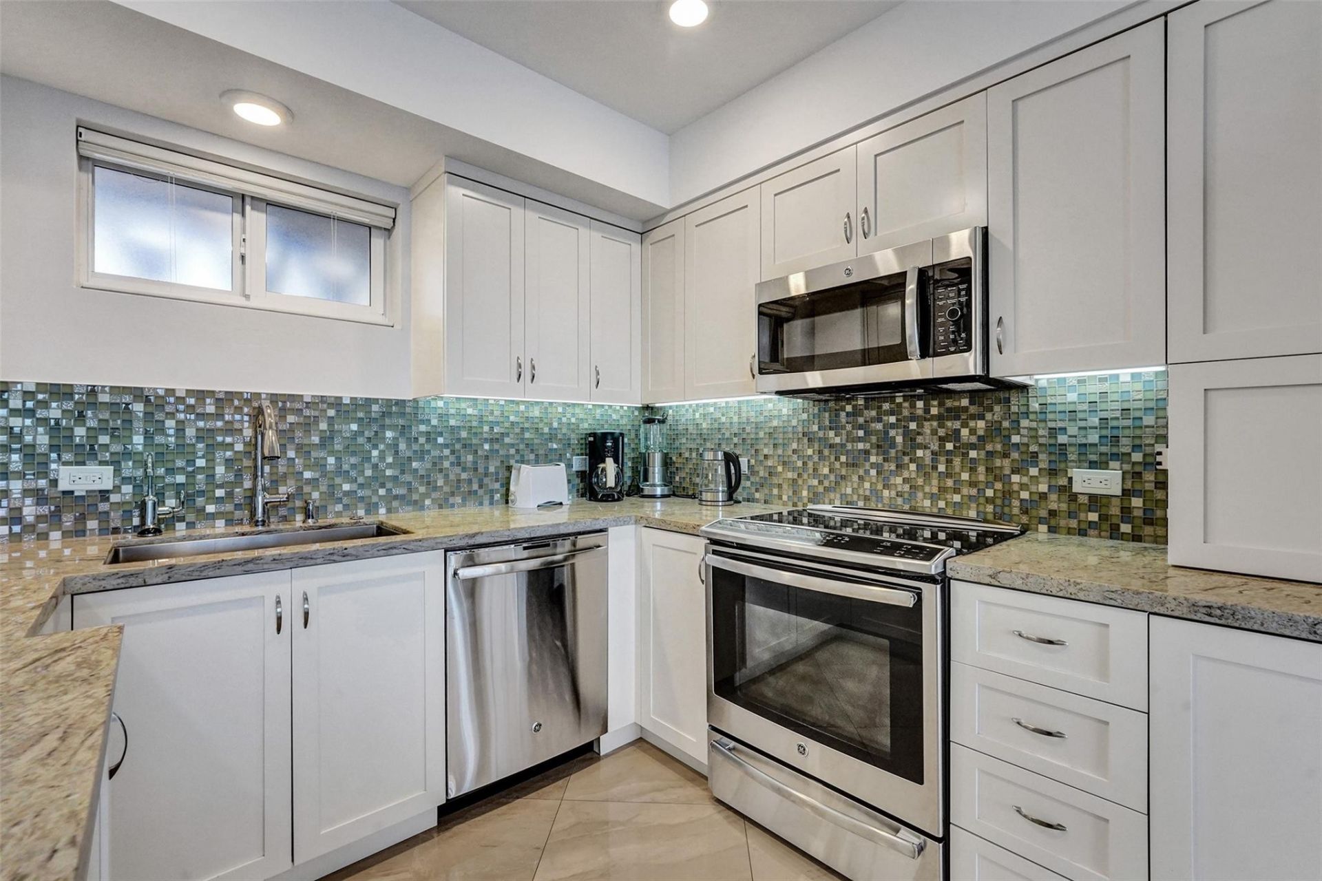 345 N Fort Lauderdale Beach Boulevard, Unit 1004, Fort Lauderdale, FL 33304 Photo