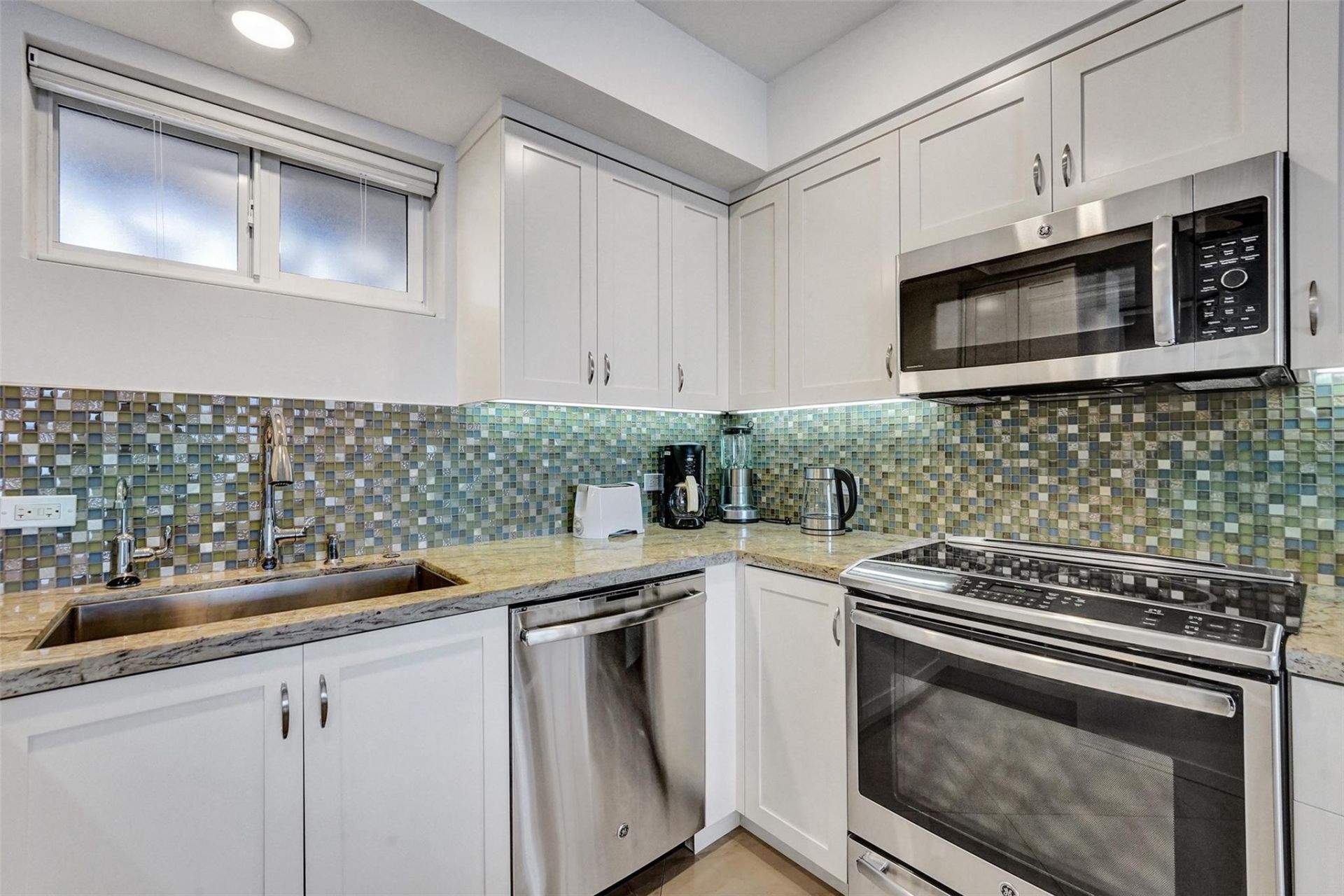 345 N Fort Lauderdale Beach Boulevard, Unit 1004, Fort Lauderdale, FL 33304 Photo