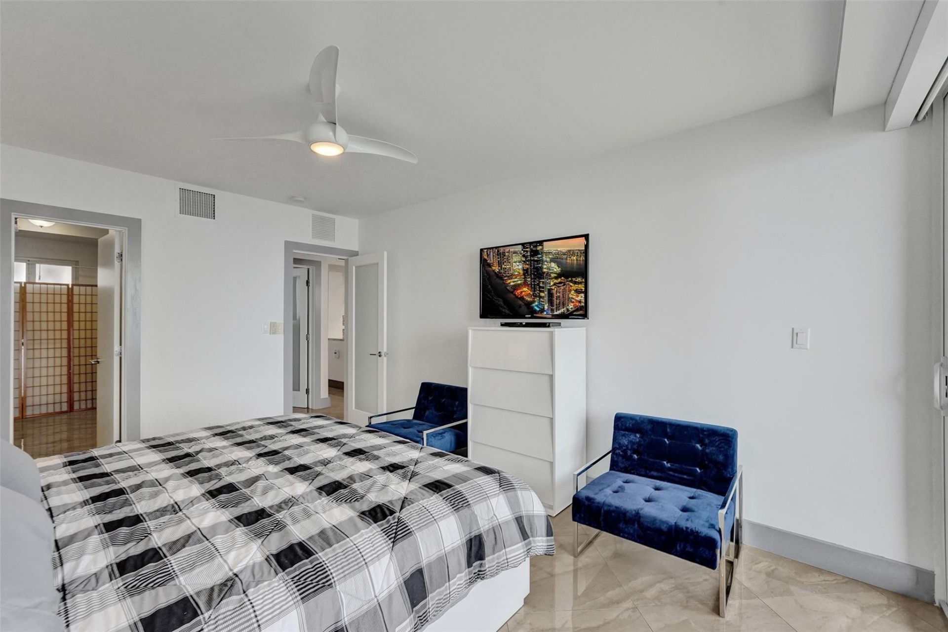 345 N Fort Lauderdale Beach Boulevard, Unit 1004, Fort Lauderdale, FL 33304 Photo