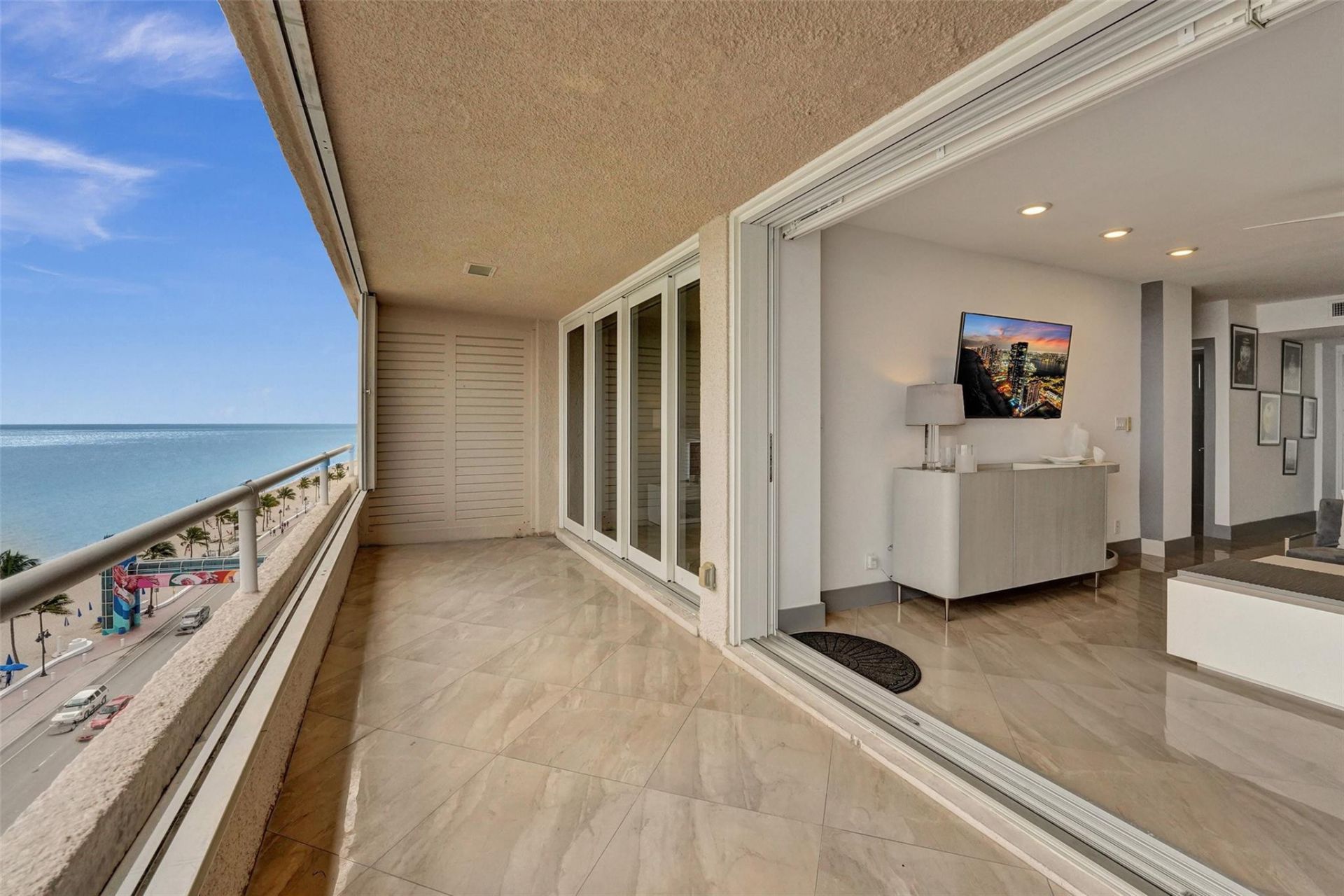 345 N Fort Lauderdale Beach Boulevard, Unit 1004, Fort Lauderdale, FL 33304 Photo