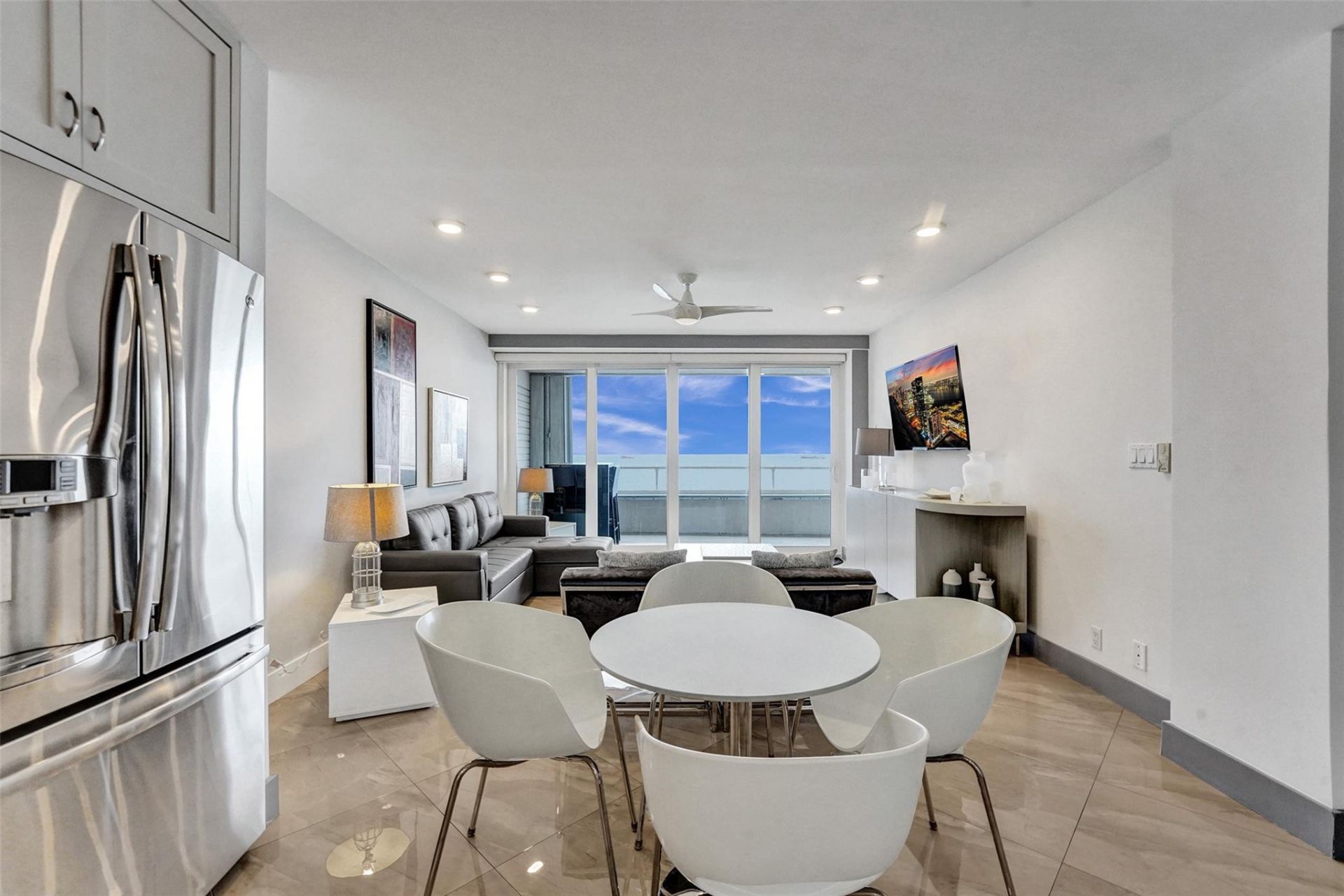 345 N Fort Lauderdale Beach Boulevard, Unit 1004, Fort Lauderdale, FL 33304 Photo