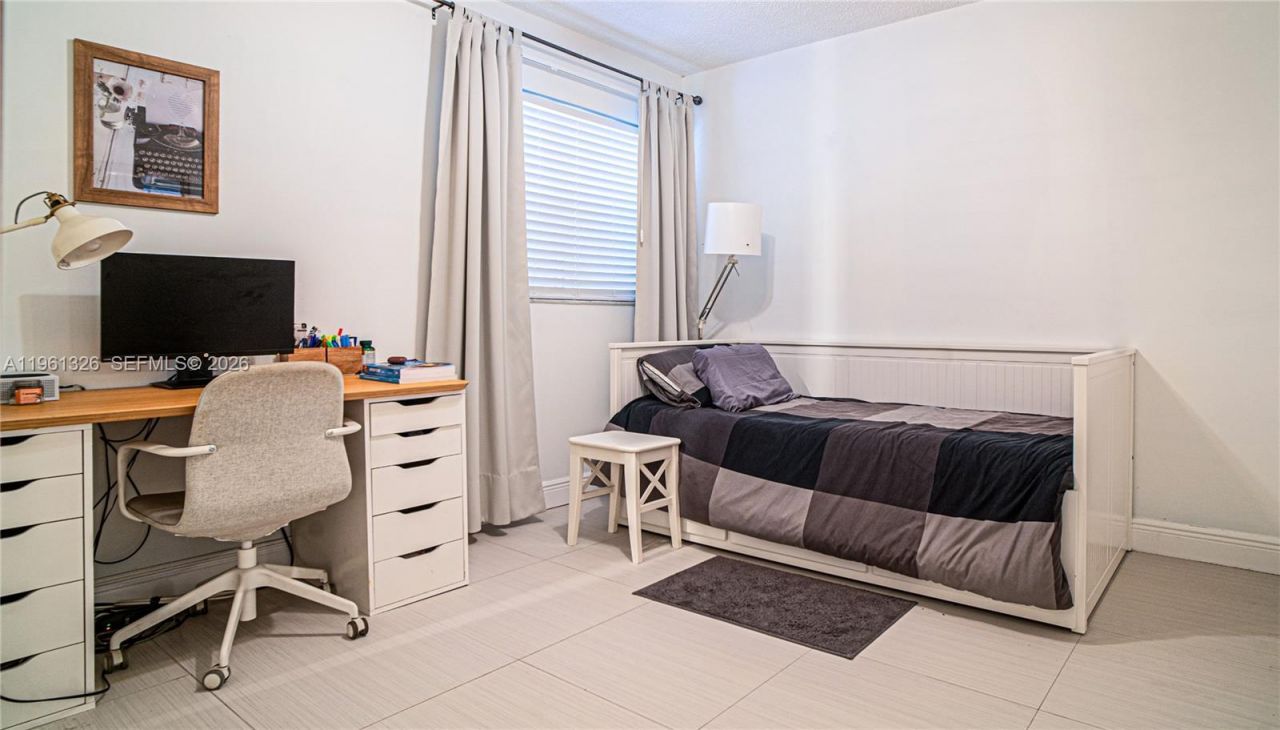 6801 Harding Ave, Unit 301, Miami Beach, FL 33141 Photo