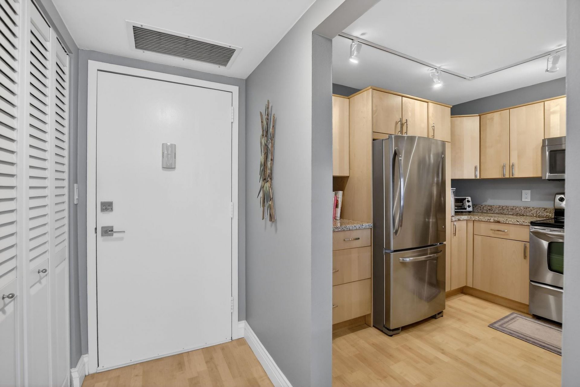 1170 N Federal Highway, Unit 708, Fort Lauderdale, FL 33304 Photo