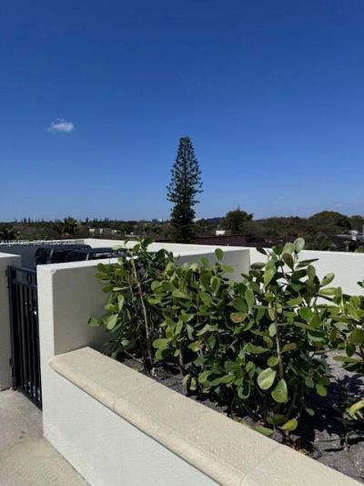 1300 E Ponce De Leon Blvd, Unit 514, Coral Gables, FL 33134 Photo