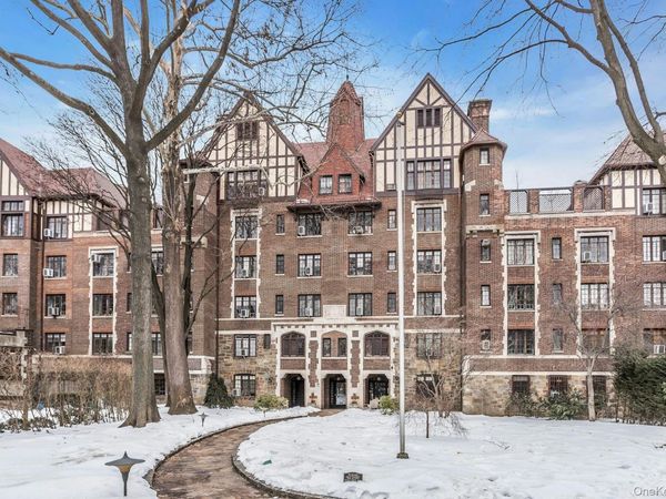 10 Holder Place, Unit 2A, Forest Hills, NY 11375