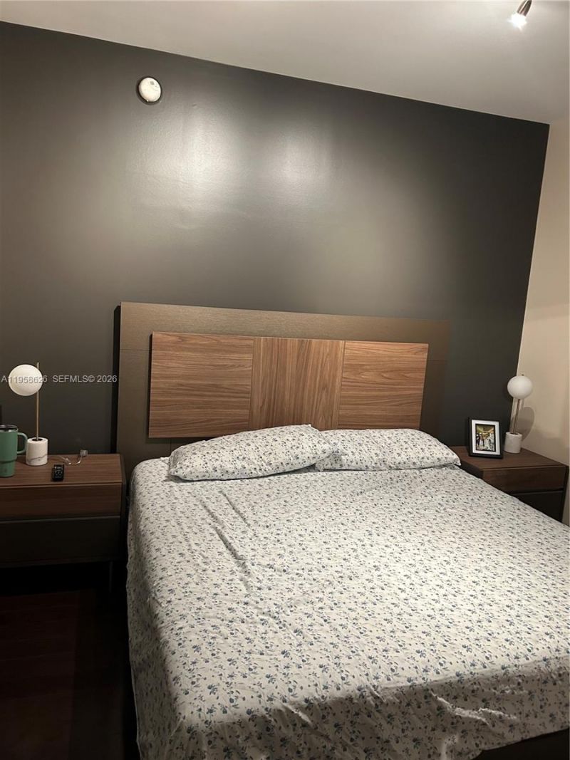 92 SW 3rd St, Unit 3703, Miami, FL 33130 Photo