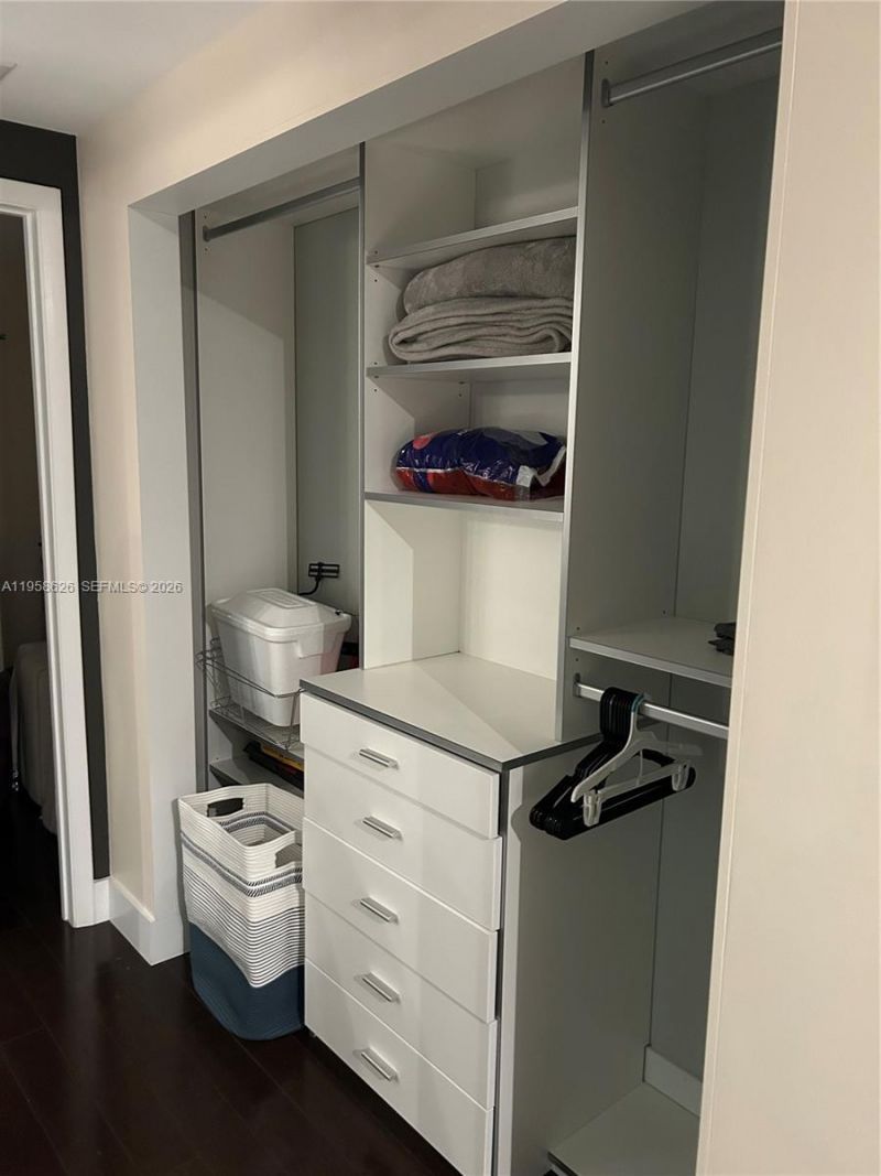 92 SW 3rd St, Unit 3703, Miami, FL 33130 Photo